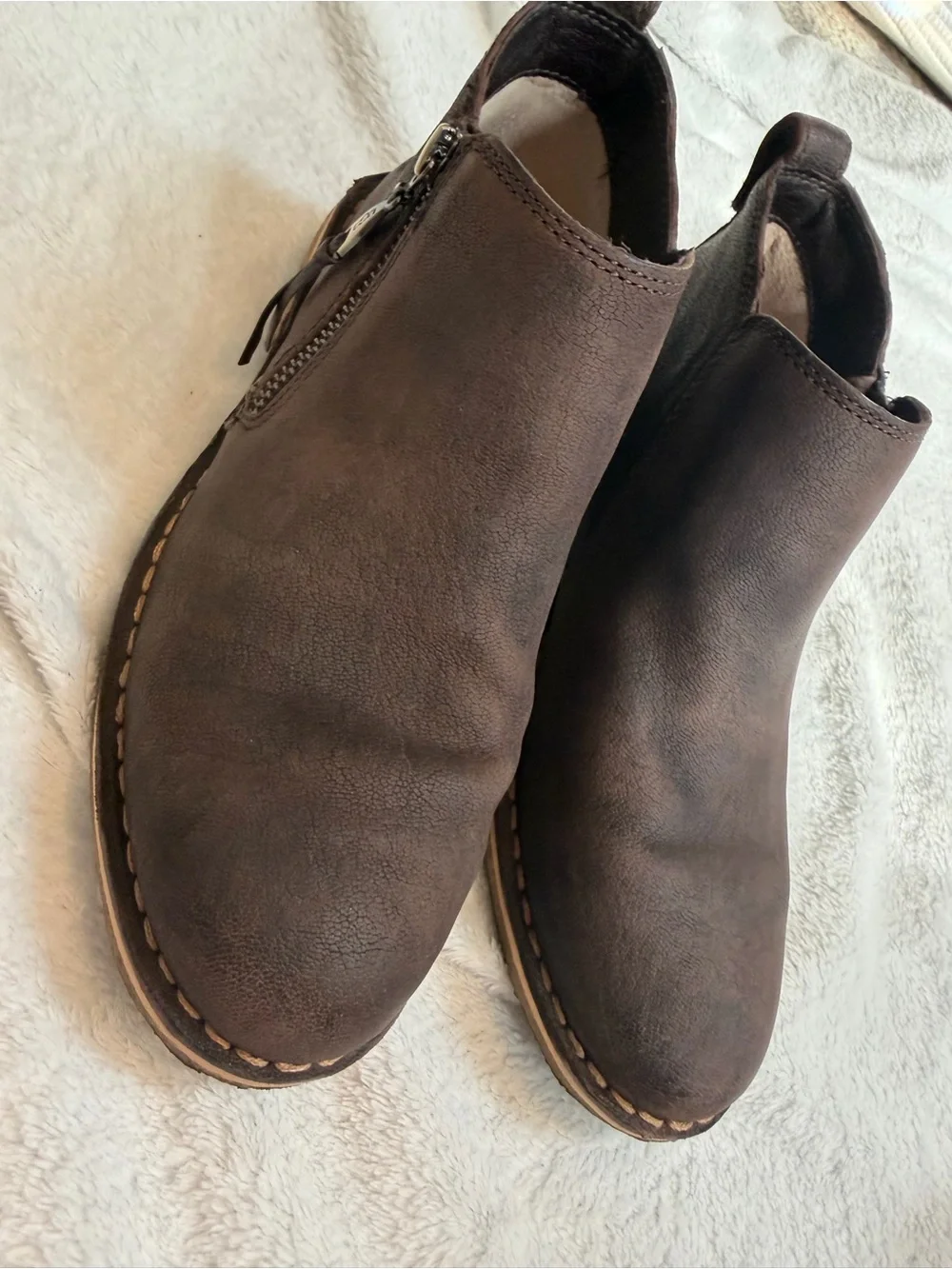 UGG Clementine Brown Leather Side Zip Ankle Boots Size 6